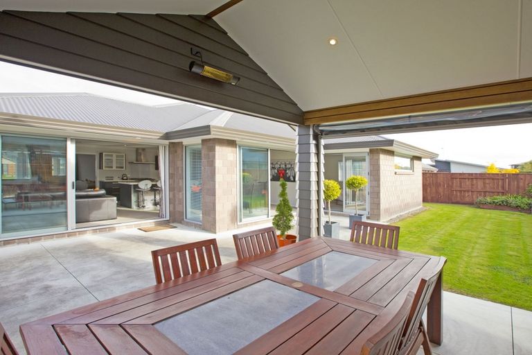 Photo of property in 105 Cashmere Drive, Fitzherbert, Palmerston North, 4410