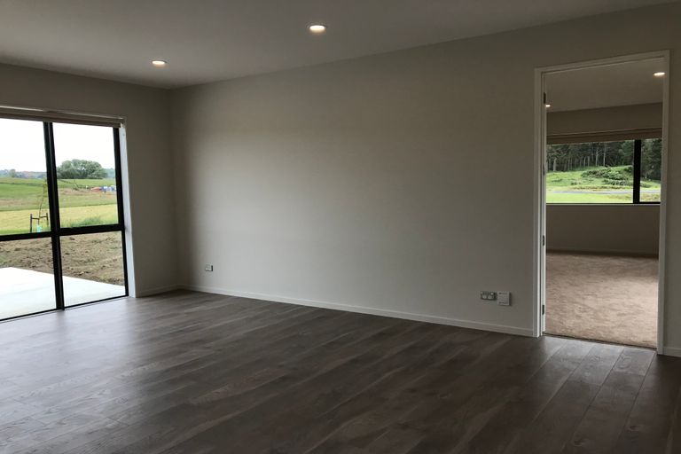 Photo of property in 13 Mclachlan Way, Pokeno, 2471