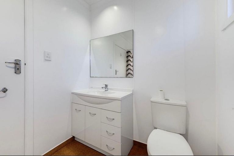 Photo of property in 71 Ngamotu Road, Spotswood, New Plymouth, 4310