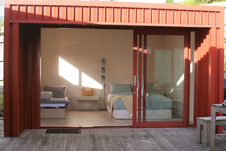 Photo of property in 41 Seaview Road, Cable Bay, 0420