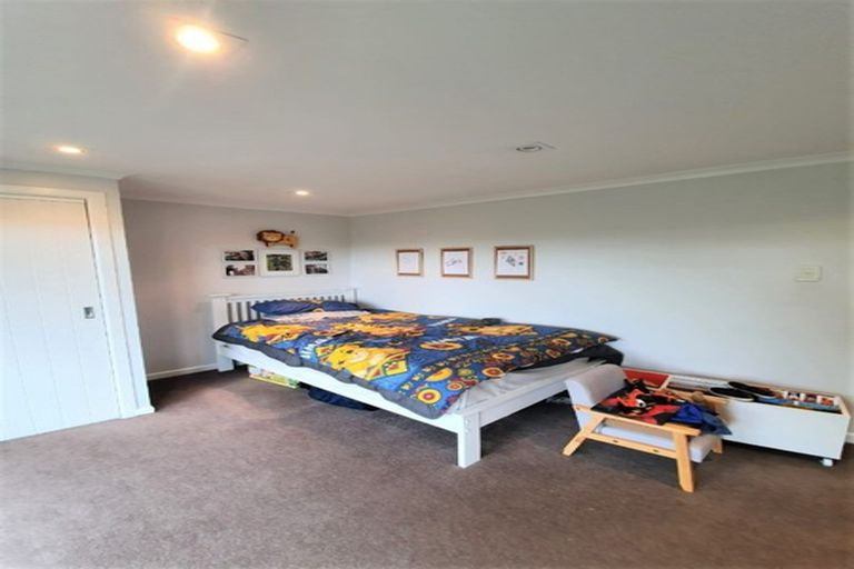 Photo of property in 1/1 Paparoa Road, Cockle Bay, Auckland, 2014