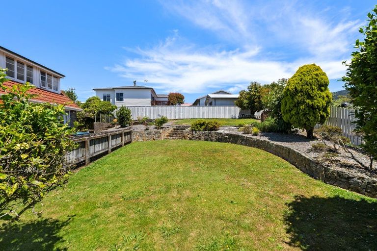 Photo of property in 61 Ranui Terrace, Tawa, Wellington, 5028