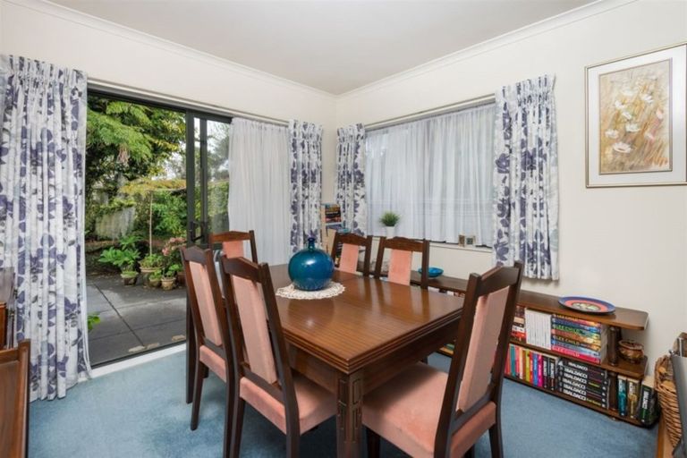 Photo of property in 2 Rosella Grove, Waimauku, 0812