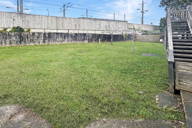 Photo of property in 7a Clayburn Road, Glen Eden, Auckland, 0602