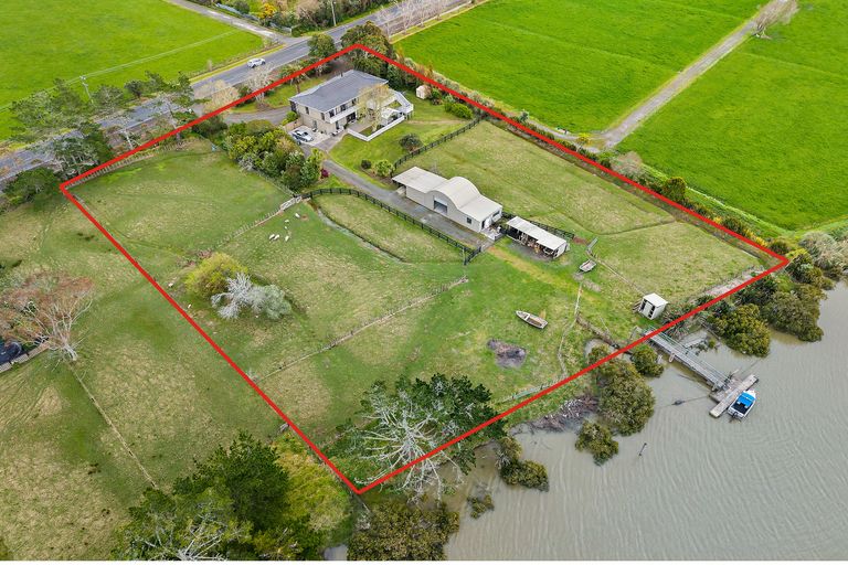 Photo of property in 48 Parkhurst Road, Helensville, 0874