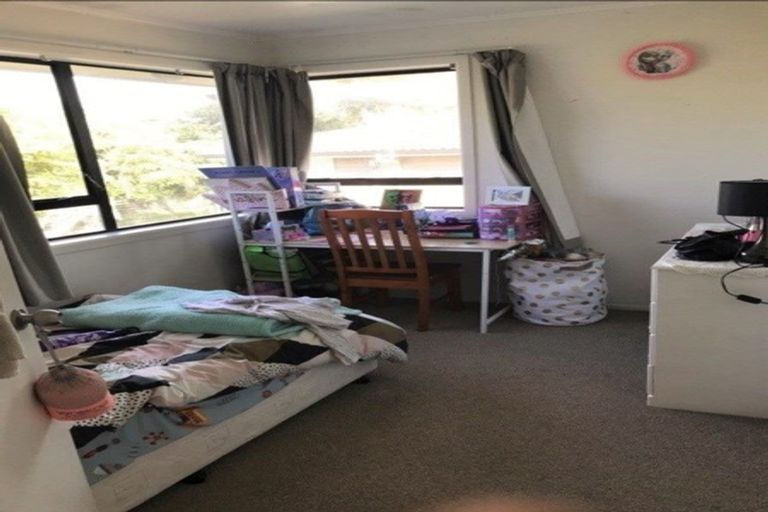 Photo of property in 6 Rainbow Place, Wattle Downs, Auckland, 2103