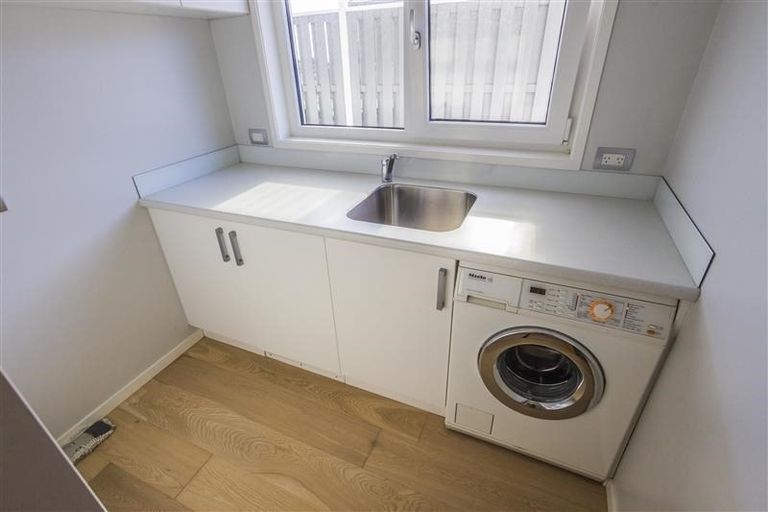 Photo of property in 11 Fillis Street, New Plymouth, 4310