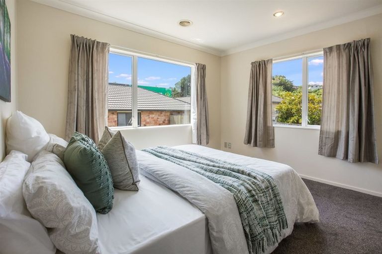 Photo of property in 3 Routeburn Avenue, Aotea, Porirua, 5024