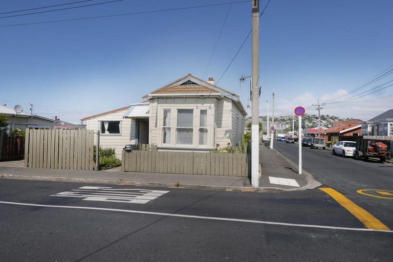 Photo of property in 28 Atkinson Street, South Dunedin, Dunedin, 9012