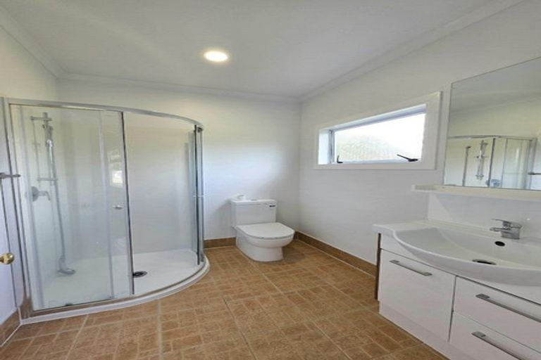 Photo of property in 10 Hillcrest Grove, Hillpark, Auckland, 2102