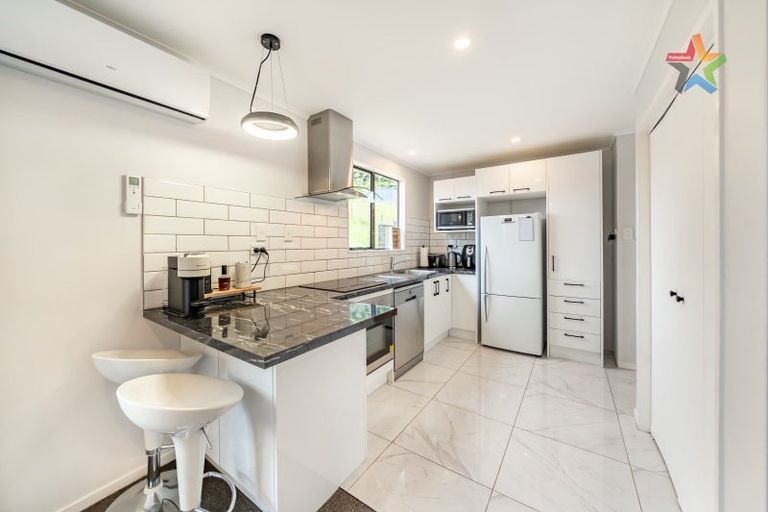 Photo of property in 43b Hartford Crescent, Totara Park, Upper Hutt, 5018