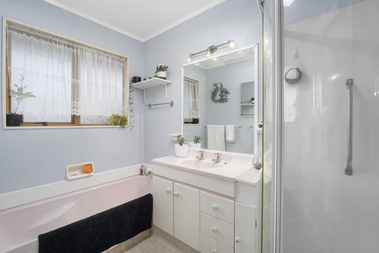 Photo of property in 10 Te Kama Street, Levin, 5510