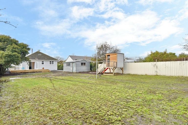 Photo of property in 28 Douglas Road, Amberley, 7410