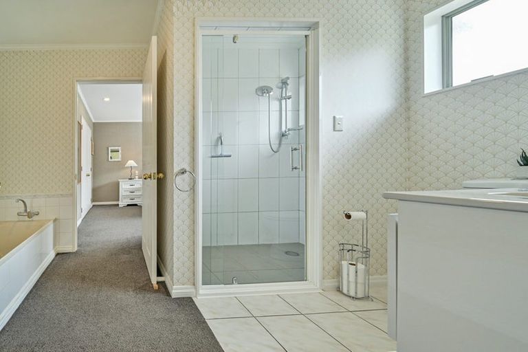 Photo of property in 1/217 Mcleod Street, Camberley, Hastings, 4120