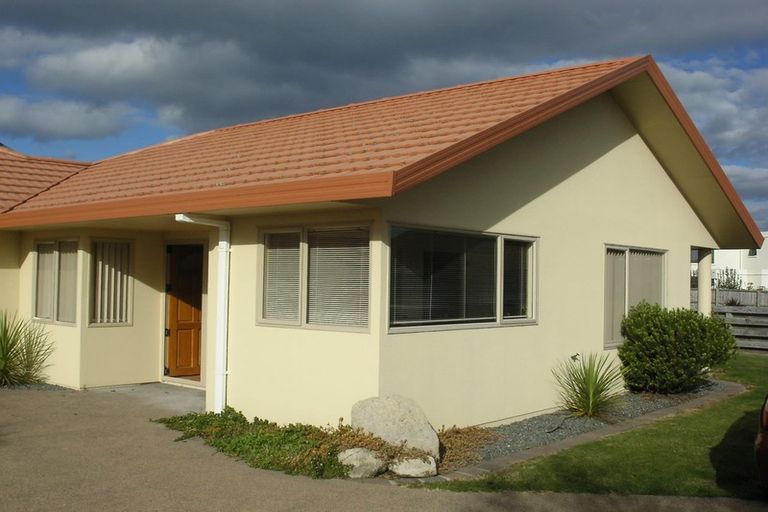 Photo of property in 2/57 Stanley Street, Wharewaka, Taupo, 3330