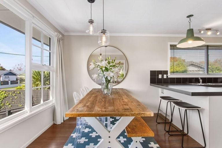 Photo of property in 2/13 Claremont Avenue, Papanui, Christchurch, 8053