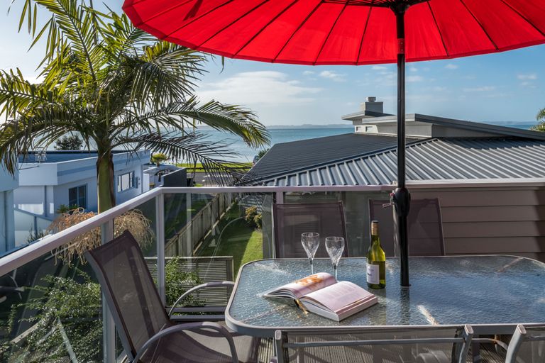 Photo of property in 2/50 The Esplanade, Eastern Beach, Auckland, 2012