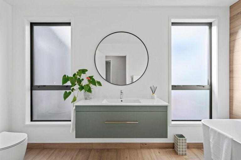 Photo of property in 42 Opouatu Avenue, Glenbrook, 2681