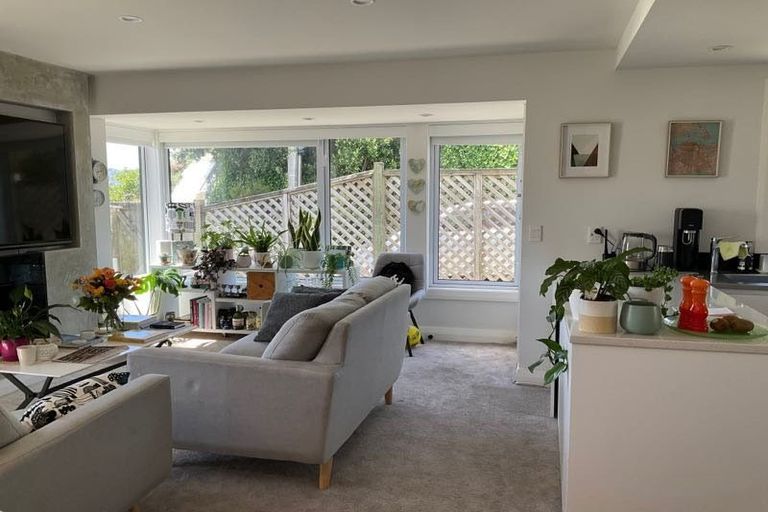 Photo of property in 1/2 Hood Street, Mount Victoria, Wellington, 6011