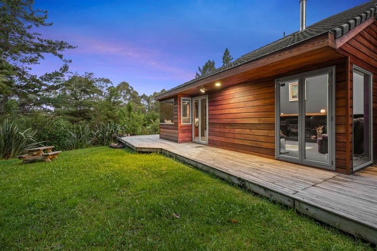 Photo of property in 70 Scott Road, Stanmore Bay, Whangaparaoa, 0932
