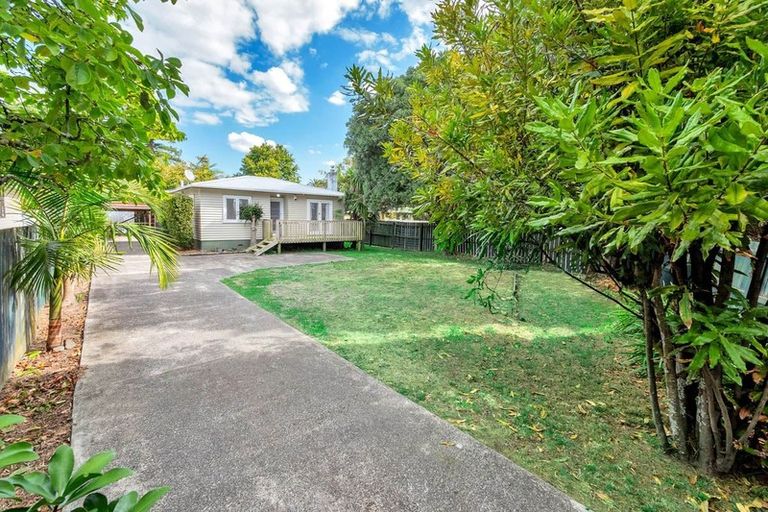 Photo of property in 398 West Coast Road, Glen Eden, Auckland, 0602
