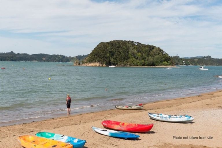 Photo of property in 4 Island View Close, Paihia, 0200