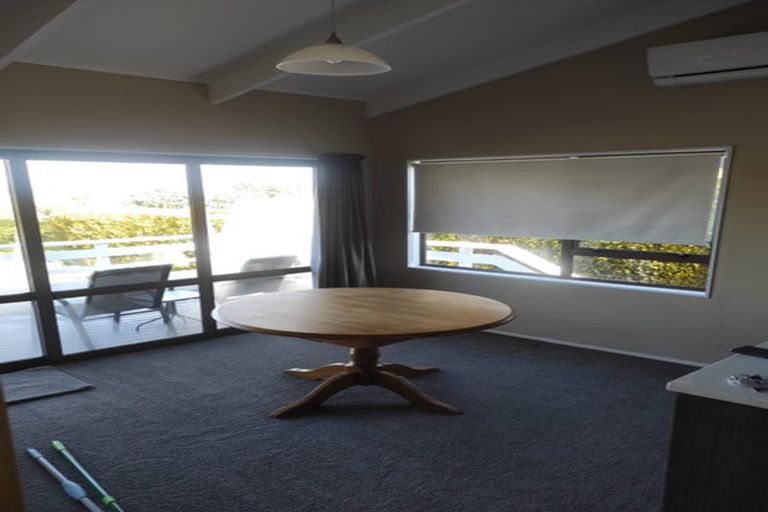 Photo of property in 10 Titoki Avenue, Waipahihi, Taupo, 3330