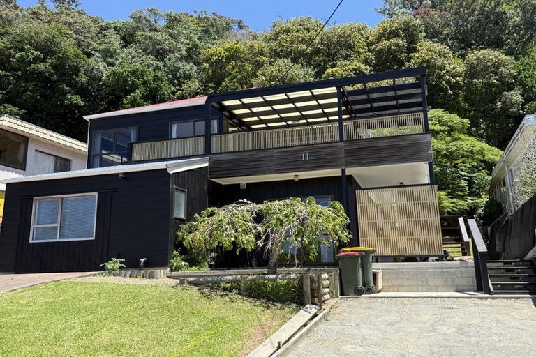 Photo of property in 11 Waiwera Place, Waiwera, Orewa, 0994