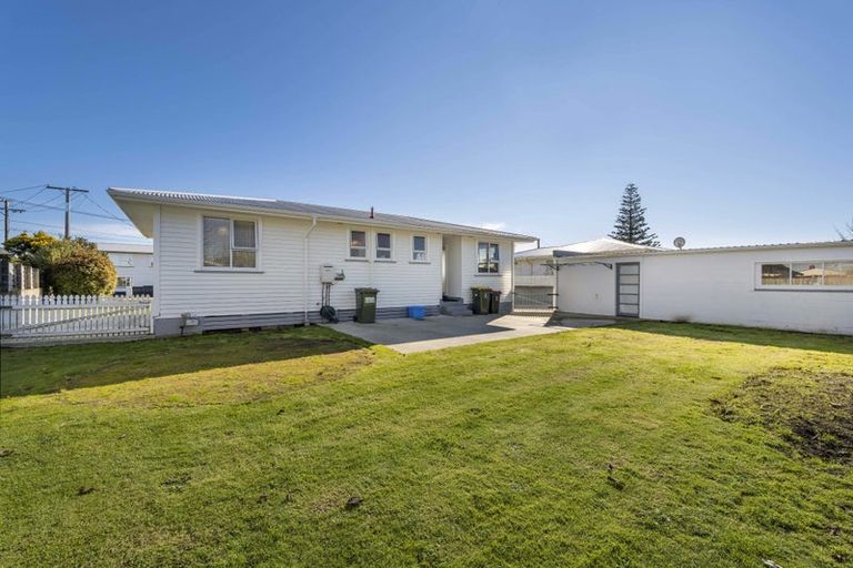 Photo of property in 22 Murray Avenue, Hawera, 4610