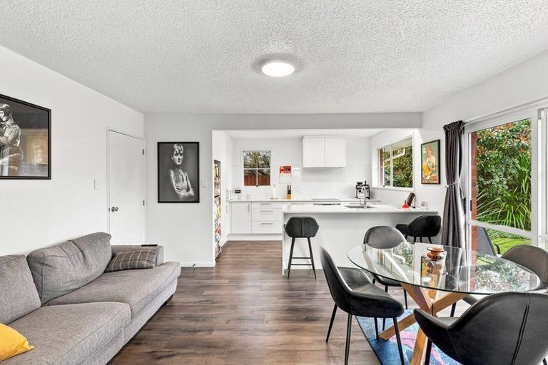 Photo of property in 2/23 Montclare Avenue, Ilam, Christchurch, 8041