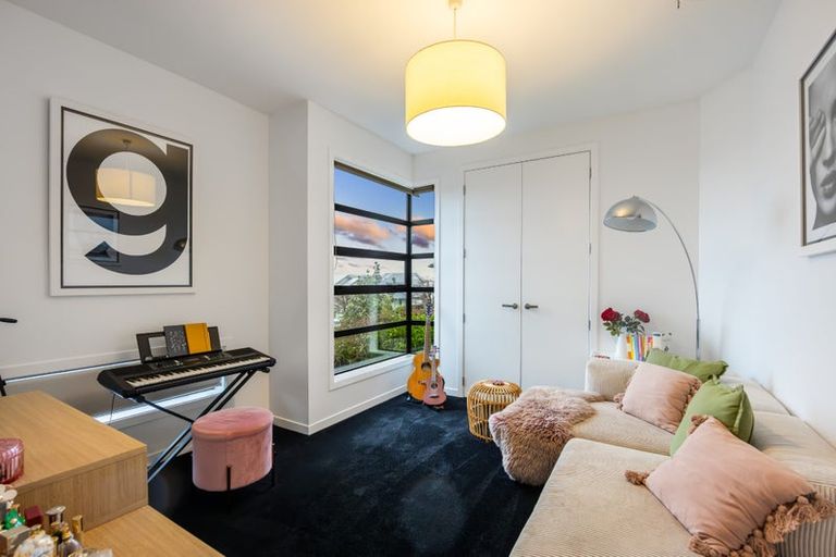 Photo of property in 16 Tuatini Place, Long Bay, Auckland, 0630