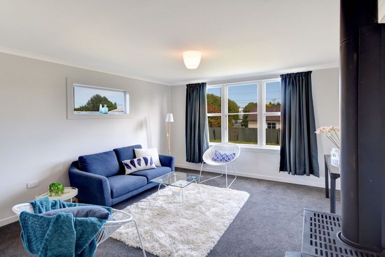 Photo of property in 6 Edward Street, Milton, 9220