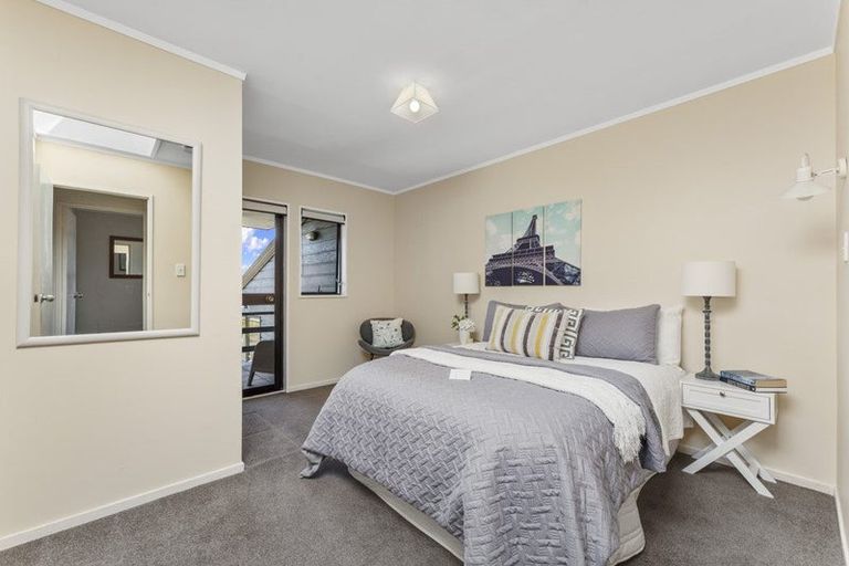Photo of property in 37 Pigeon Mountain Road, Half Moon Bay, Auckland, 2012
