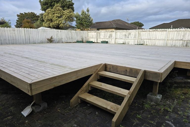 Photo of property in 9 Naul Place, East Tamaki Heights, Auckland, 2016