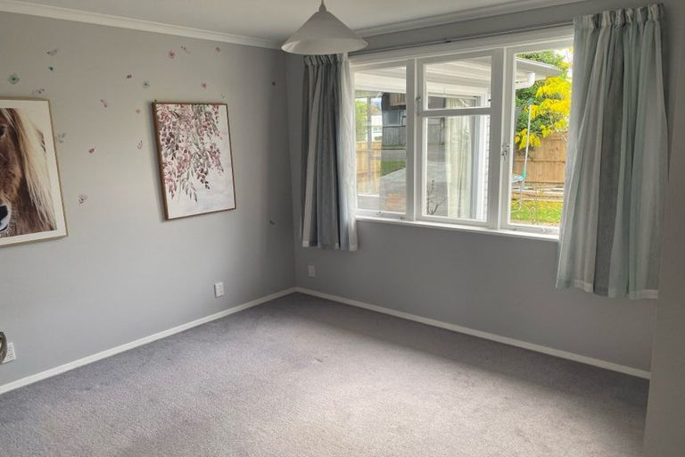 Photo of property in 24 Mangaroa Hill Road, Maoribank, Upper Hutt, 5018