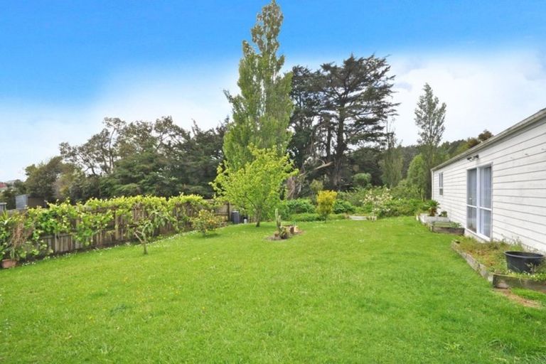Photo of property in 35 Township Road, Waitakere, Auckland, 0816