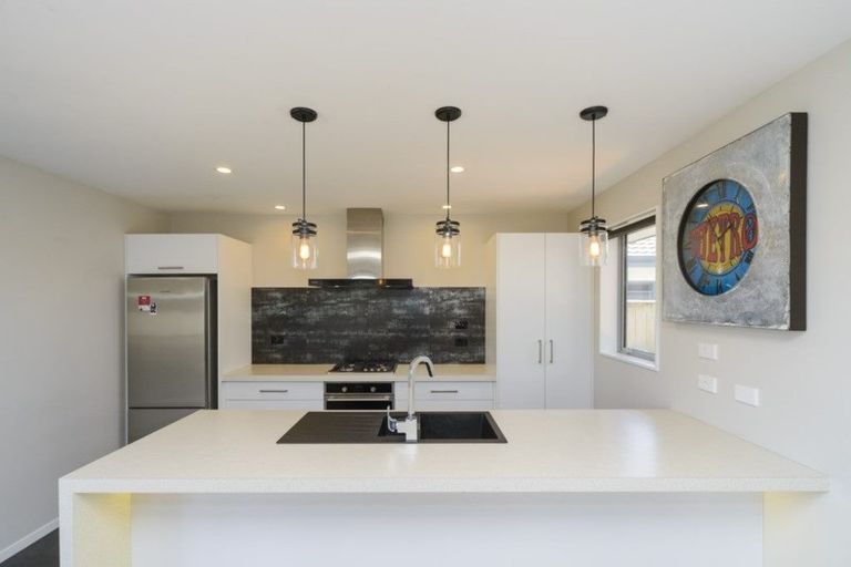 Photo of property in 140 Ruapehu Drive, Fitzherbert, Palmerston North, 4410