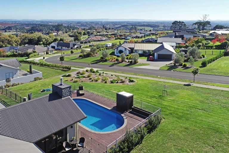 Photo of property in 11 Bernora Crescent, Bombay, 2675