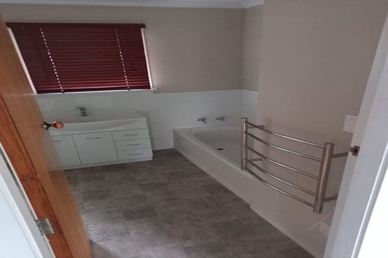 Photo of property in 43 Woolley Street, Avondale, Christchurch, 8061