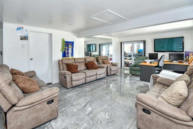 Photo of property in 29 Beaumonts Way, Manurewa, Auckland, 2102