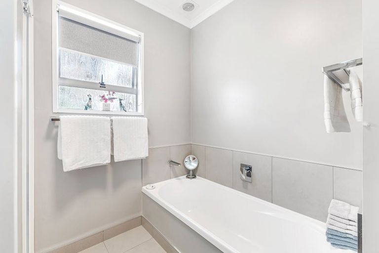 Photo of property in 16 Burtts Road, Durie Hill, Whanganui, 4500