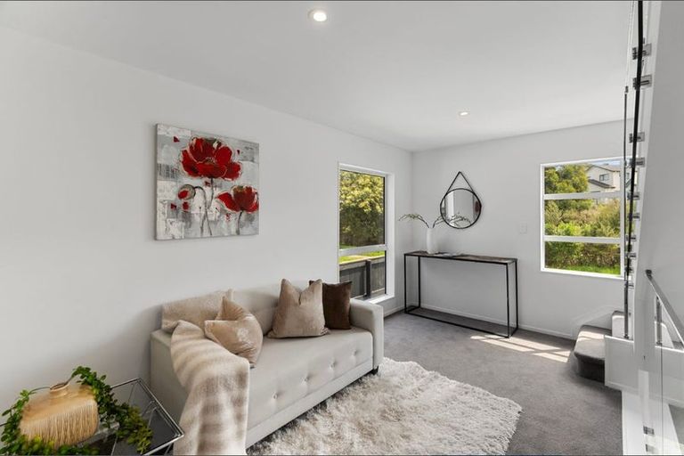 Photo of property in 21 Lawson Creek Street, Massey, Auckland, 0614