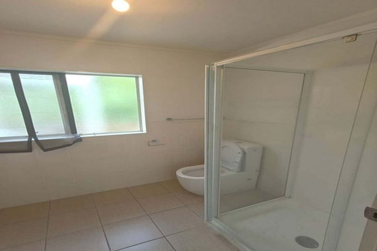 Photo of property in 16 Rotoiti Avenue, Pakuranga Heights, Auckland, 2010