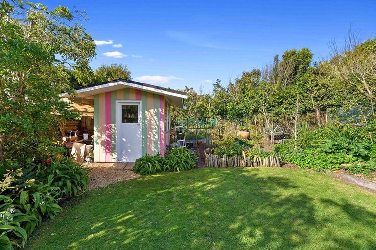 Photo of property in 7 Kawau Grove, Waikanae Beach, Waikanae, 5036