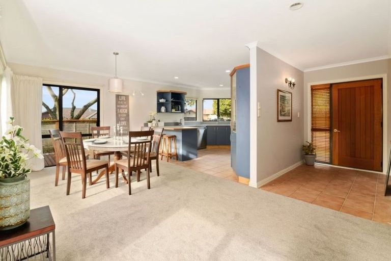 Photo of property in 1 Hoyte Place, Pukehangi, Rotorua, 3015