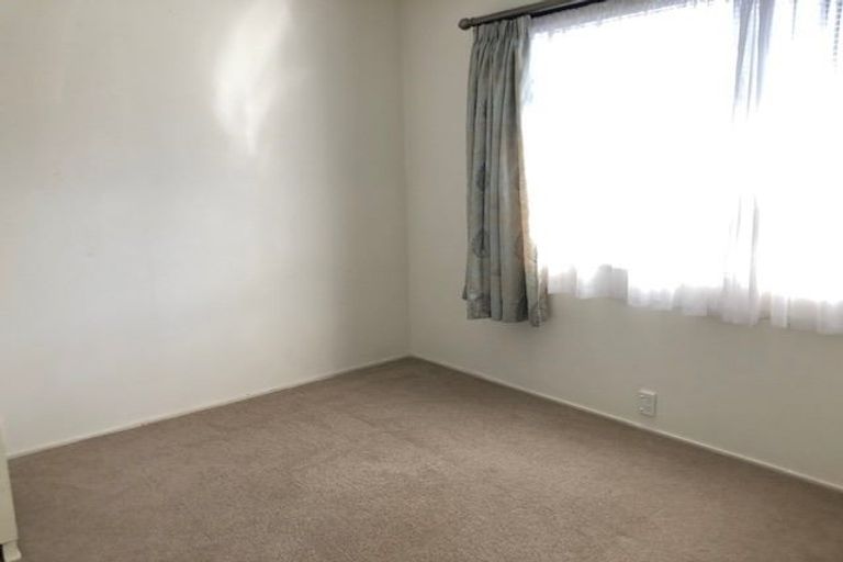 Photo of property in 10/177 Onewa Road, Birkenhead, Auckland, 0626