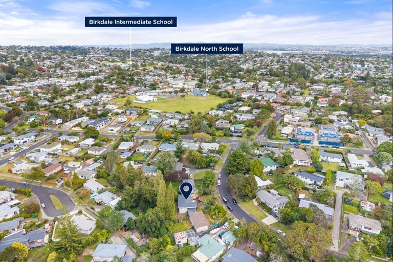 Photo of property in 7 Mcphail Street, Birkdale, Auckland, 0626