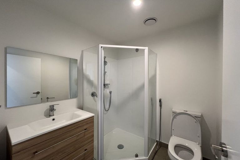 Photo of property in 7/12 Tawa Road, Te Atatu Peninsula, Auckland, 0610