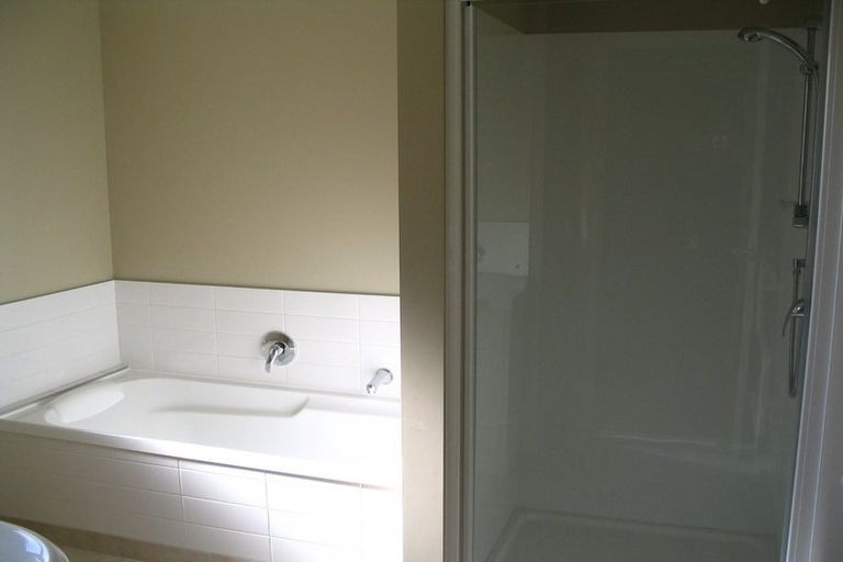 Photo of property in 4 Heidi Crescent, Flat Bush, Auckland, 2016