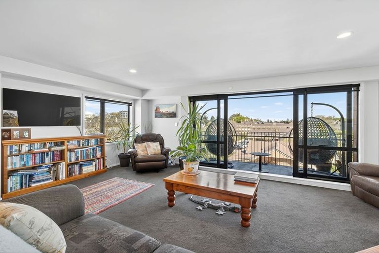 Photo of property in Gloucester Towers, 15/28 Gloucester Street, Christchurch Central, Christchurch, 8013